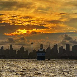 Catching #sunset @sydney harbour @visitsydneyaustralia @absoluteaustralia 🌆🙌

#sunset #harbour #cityscape #newsouthwales #landdownunder #australia #loveaustralia #Wow _Australia2024 #aussie_images #amazingaustralia #seeaustralia #instafollow #travelaustralia #instaaustralia #ig_australia #australiagram #exploringaustralia #fly #exploresydney #iLoveNSW #aussiephotos #focusaustralia #nsw #visitnsw #travel #adventure #ig_australia