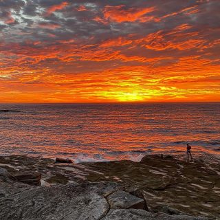 It’s always worth setting the ⏰ to catch a 🌅like this #sunrise #clovelly #ilovesydney @sydney @absoluteaustralia 

#SeeAustralua #ig_australia #newsouthwales #landdownunder #australia #loveaustralia #Wow _Australia2024 #aussie_images #amazingaustralia #seeaustralia #instafollow #travelaustralia #instaaustralia #ig_australia #australiagram #exploringaustralia #fly #exploresydney #iLoveNSW #tourismaustralia #visitnsw